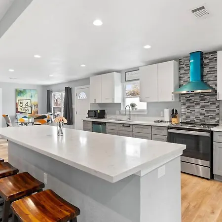 3300 Sq Spacious Kitchen & Living Spaces